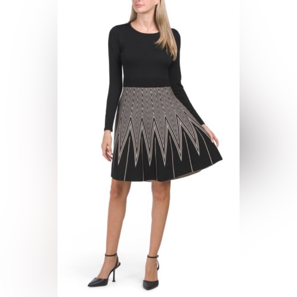 TAYLOR Black/beige Long Sleeve Chevron Print Fit and Flare Sweater Dress SZ L